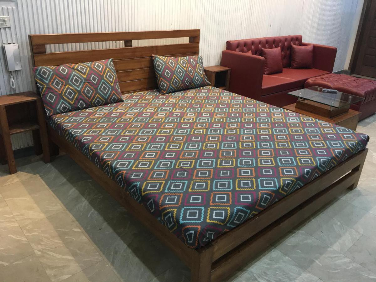 One Bed Studio Apartment Near Shaukat Khanum Lahor Kültér fotó
